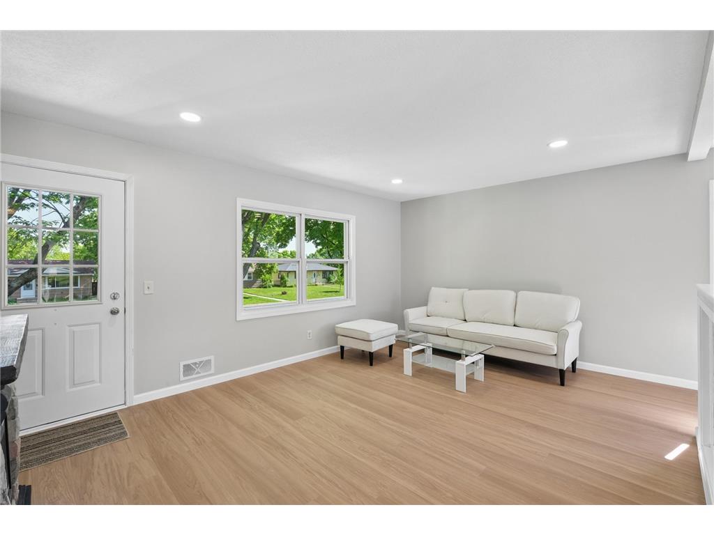 820 7th Avenue E Shakopee MN 55379 7057628 image6