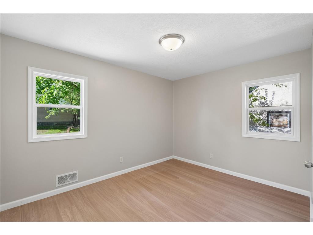 820 7th Avenue E Shakopee MN 55379 7057628 image9