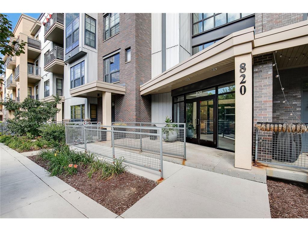 820 Emerald Street #105 Saint Paul MN 55114 6353357 image1