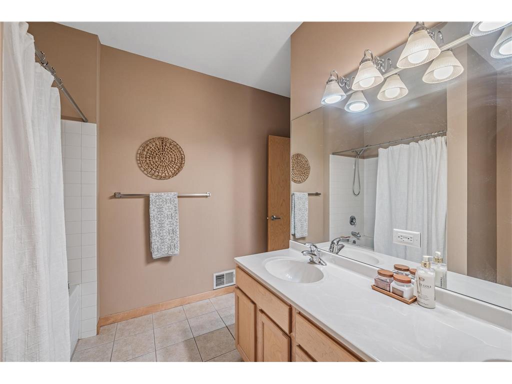 820 Emerald Street #110 Saint Paul MN 55114 7046207 image16