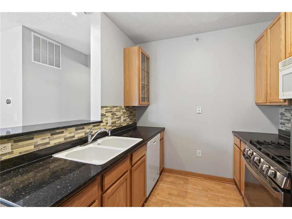 820 Emerald Street #307 Saint Paul MN 55114 6809696 image17