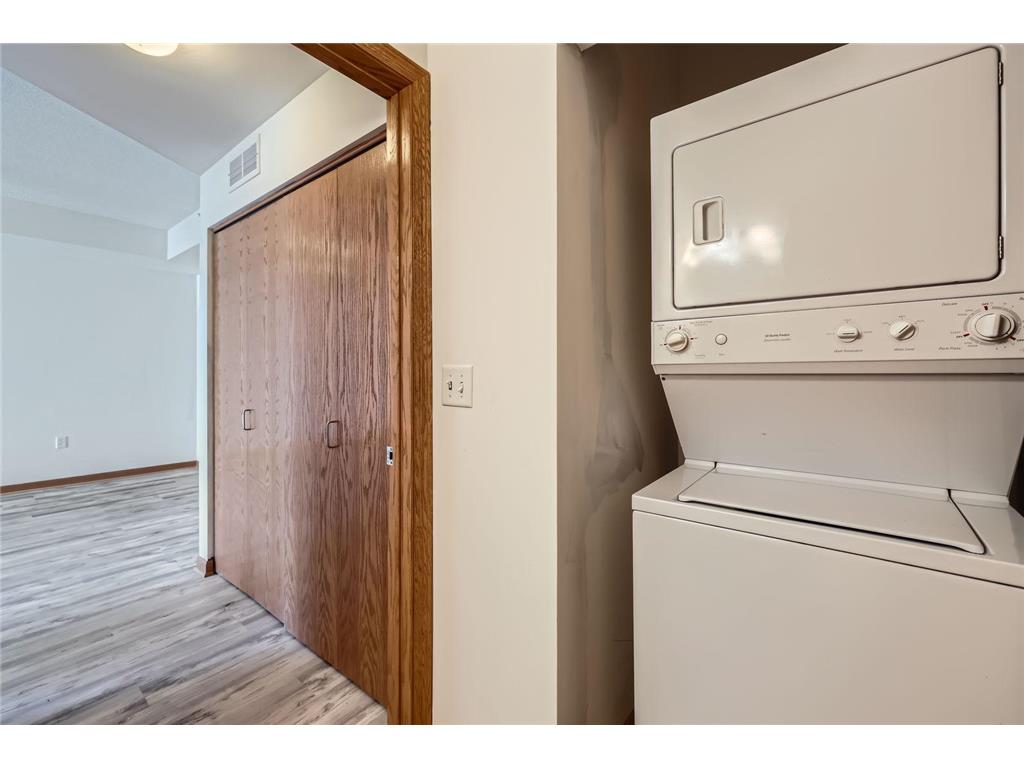 820 Emerald Street #402 Saint Paul MN 55114 7071510 image17