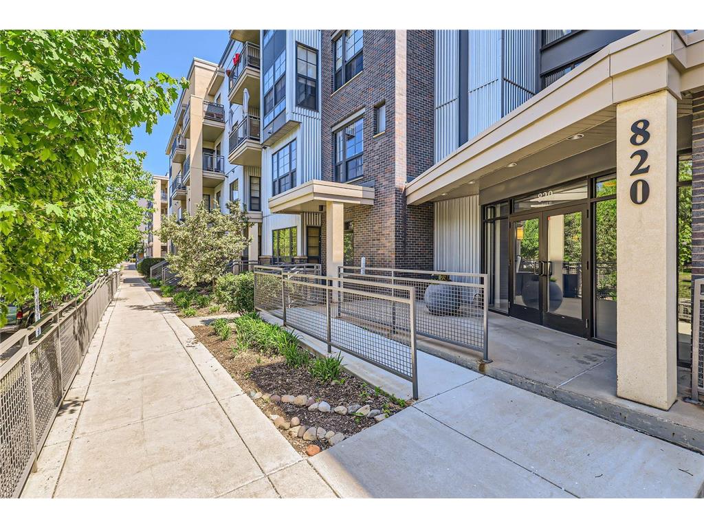 820 Emerald Street #402 Saint Paul MN 55114 7071510 image2