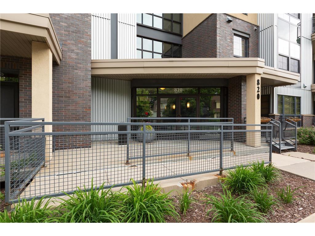 820 Emerald Street #404 Saint Paul MN 55114 6431493 image1