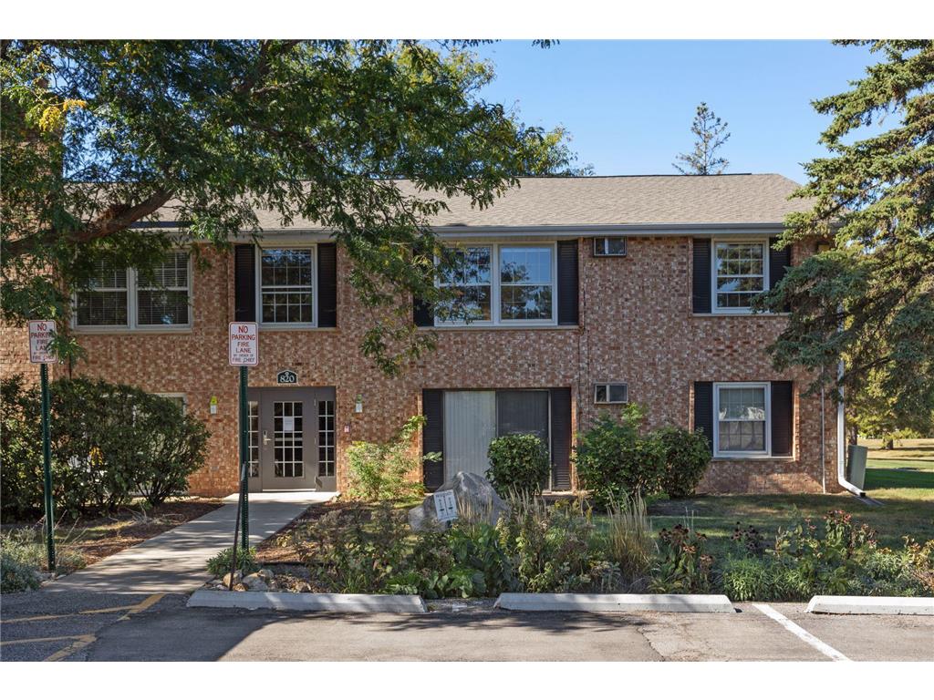 820 Old Settlers Trail 5, Hopkins, MN 55343 MLS 6258608 Edina Realty