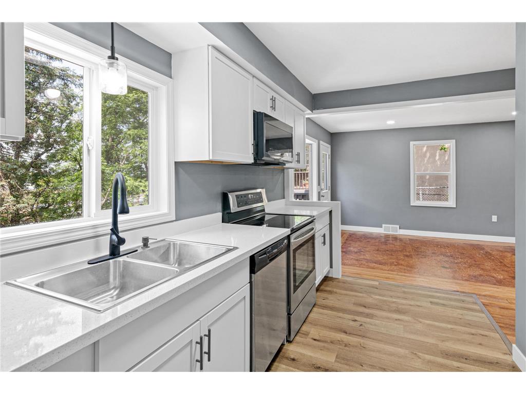 820 Point Douglas Road S Saint Paul MN 55119 - Pigs Eye 7076125 image11