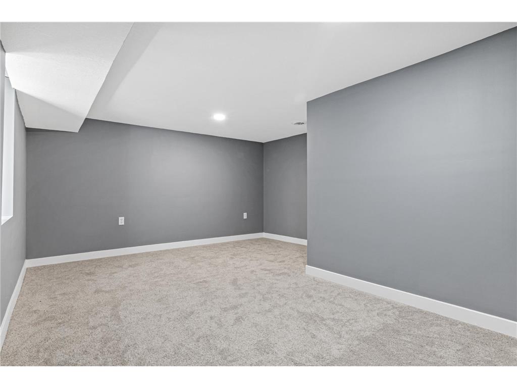 820 Point Douglas Road S Saint Paul MN 55119 - Pigs Eye 7076125 image16