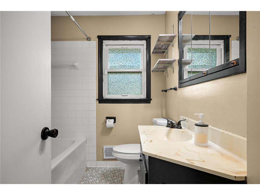 8200 16th Avenue S Bloomington MN 55425 7045141 image17