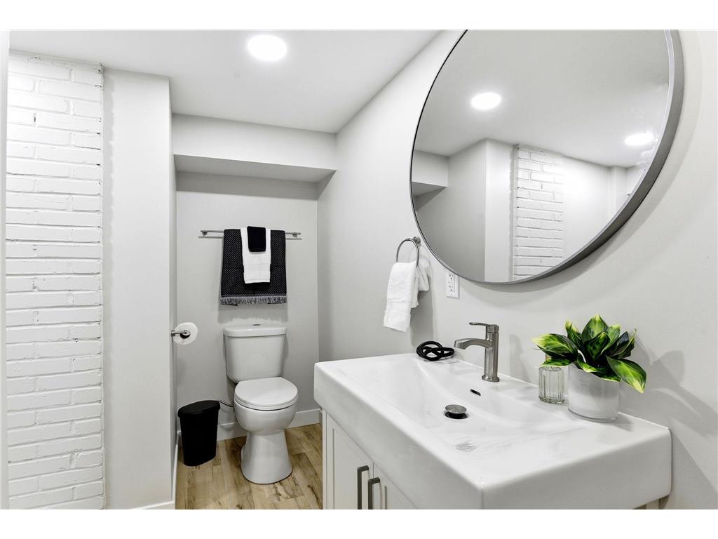 8200 Clinton Avenue S Bloomington MN 55420 7110748 image12