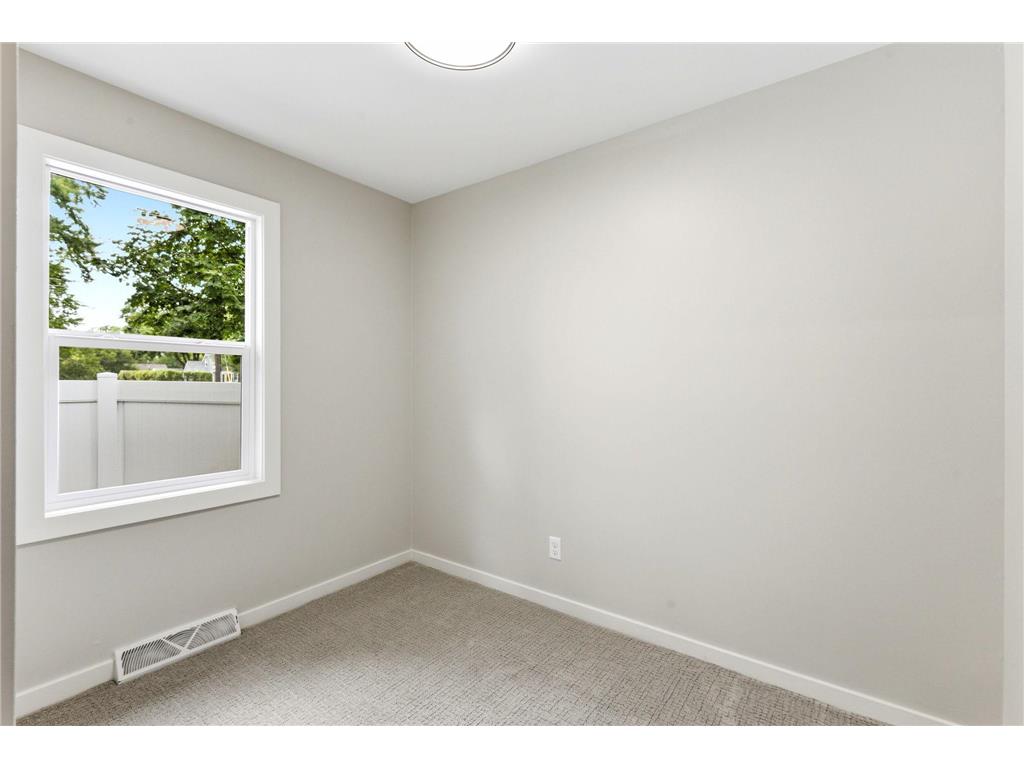 8200 Clinton Avenue S Bloomington MN 55420 7110748 image13