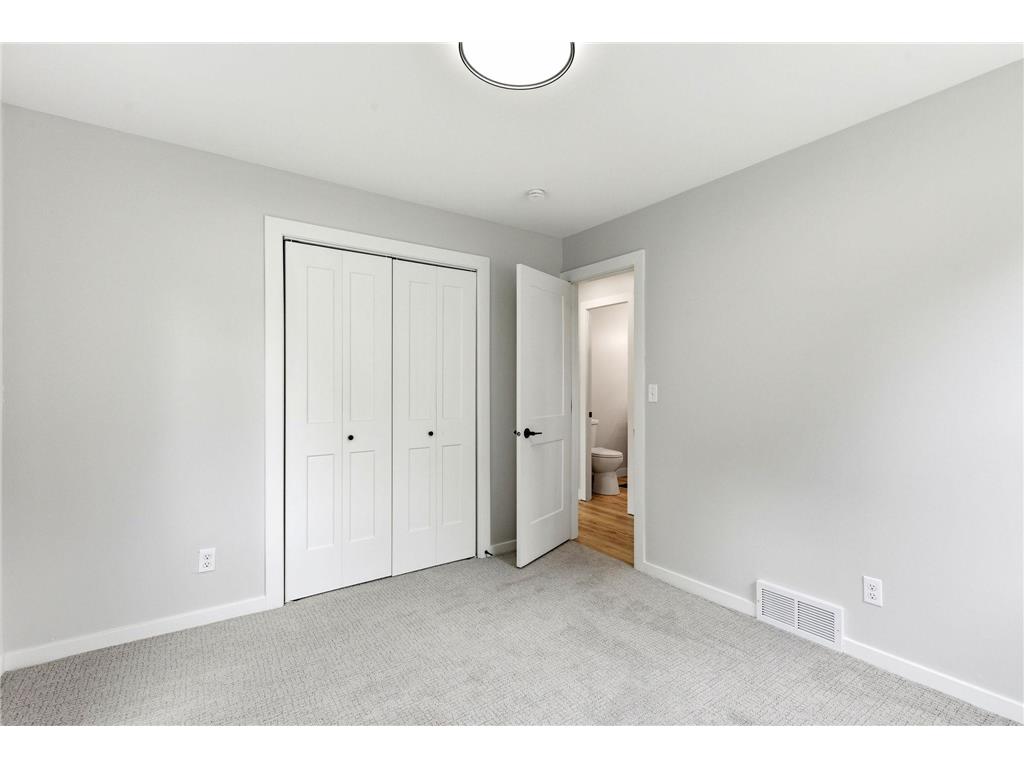 8200 Clinton Avenue S Bloomington MN 55420 7110748 image16
