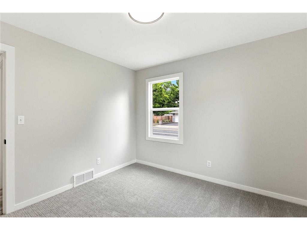 8200 Clinton Avenue S Bloomington MN 55420 7110748 image17