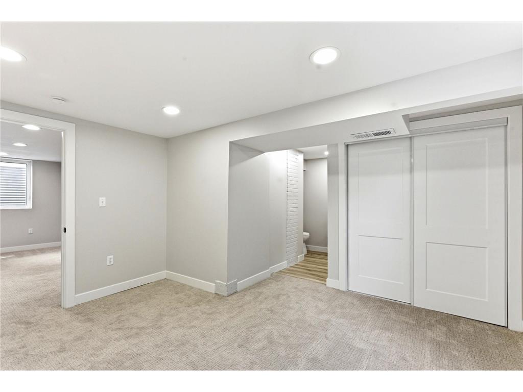 8200 Clinton Avenue S Bloomington MN 55420 7110748 image25