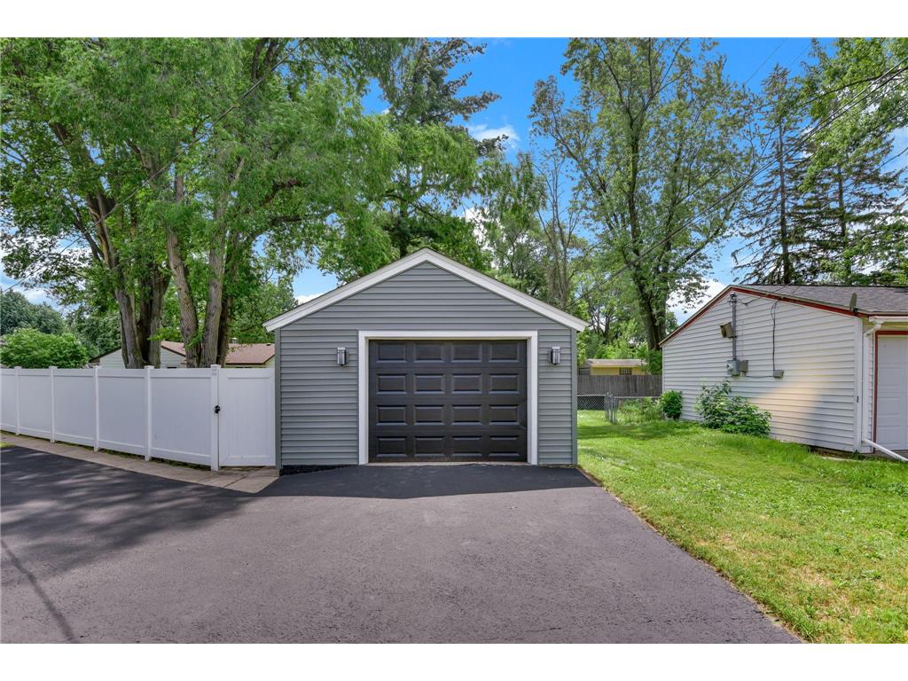 8200 Clinton Avenue S Bloomington MN 55420 7110748 image31