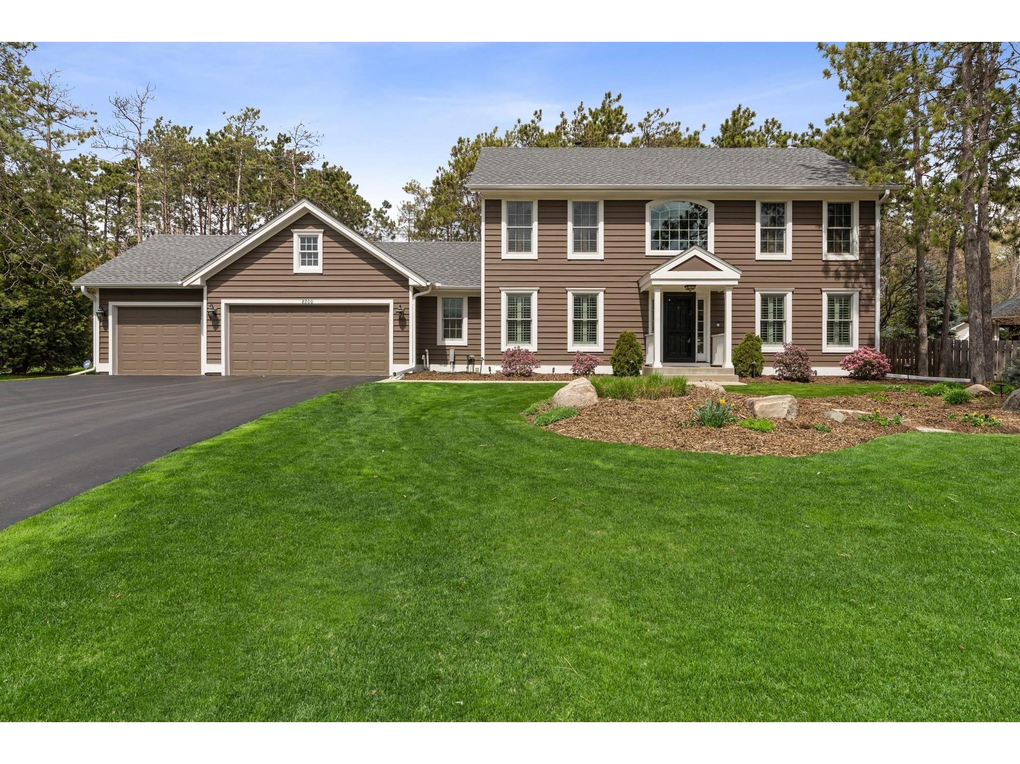 8200 Emerald Lane, Woodbury, MN 55125 MLS 5730100 Edina Realty