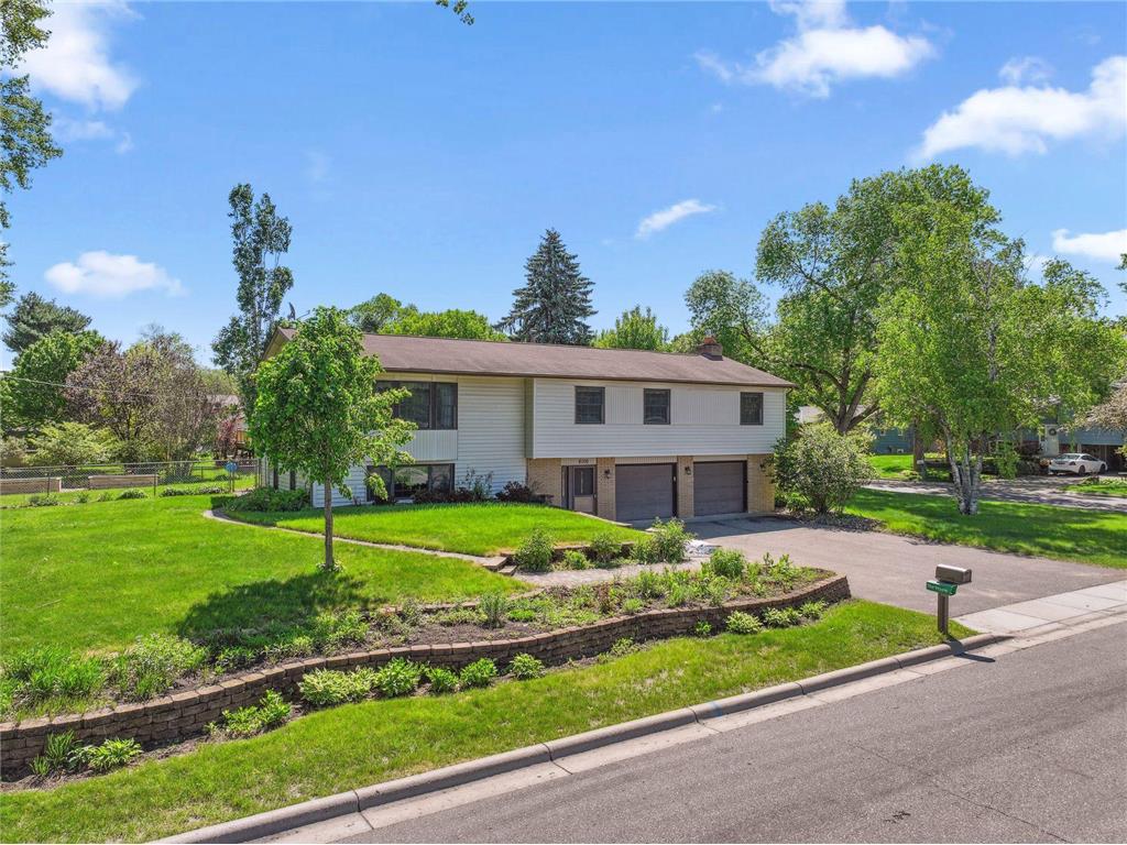 8200 Riverview Lane Brooklyn Park MN 55444 6724333 image1