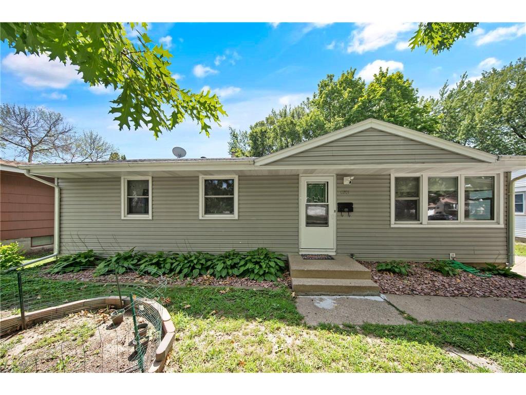 8201 32nd Place N Crystal MN 55427 6408562 image1