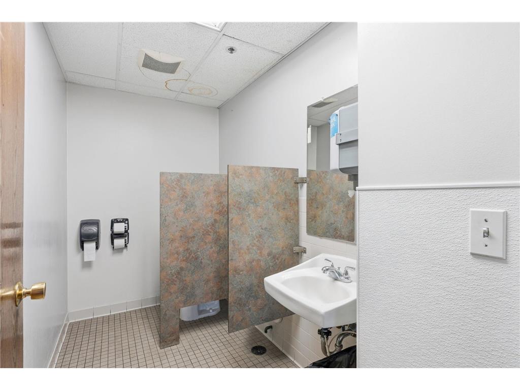 8201 Hickory Street NE Fridley MN 55432 7079280 image66