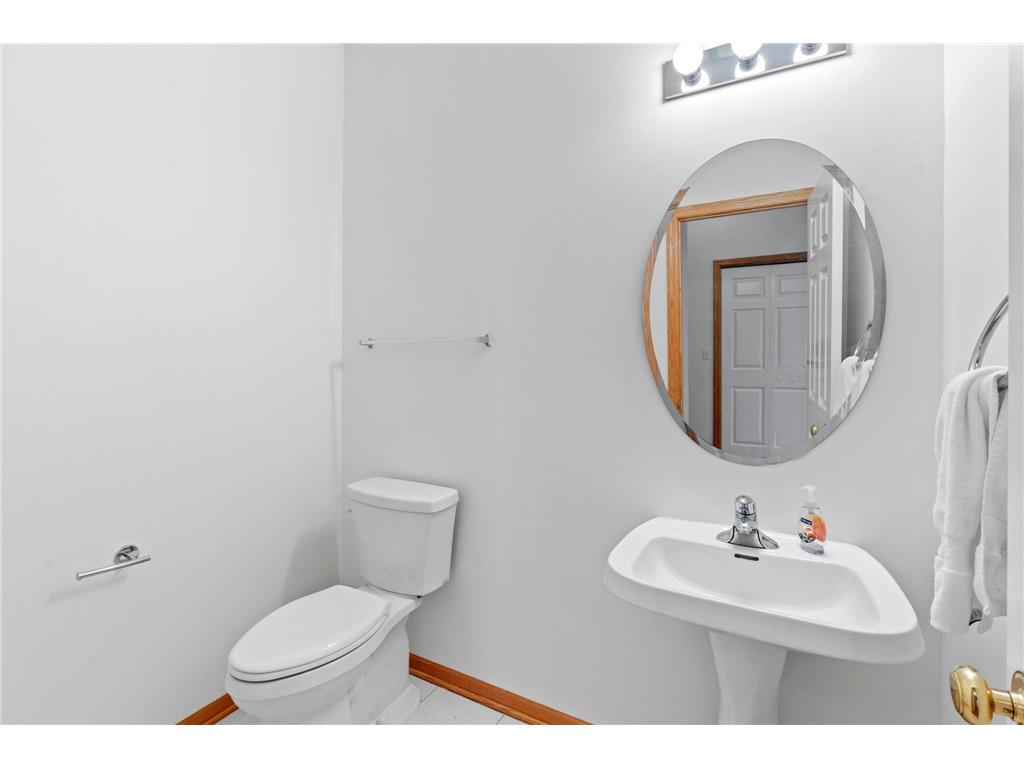 8202 Golden Valley Road Golden Valley MN 55427 7019288 image11