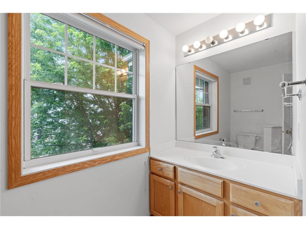 8202 Golden Valley Road Golden Valley MN 55427 7019288 image20