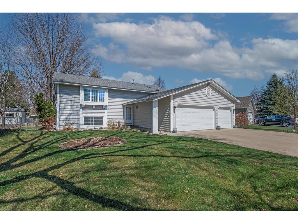 8205 Upper 145th Street W Apple Valley MN 55124 6520500 image1