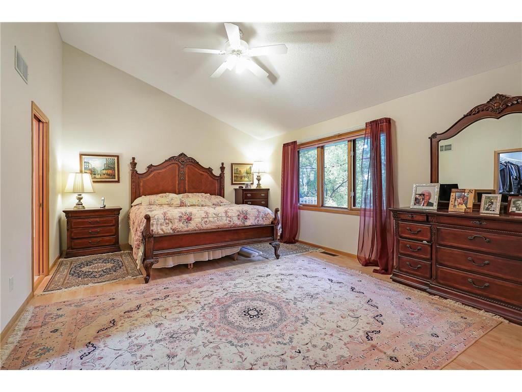 8207 Norman Creek Trail Bloomington MN 55437 6722428 image10