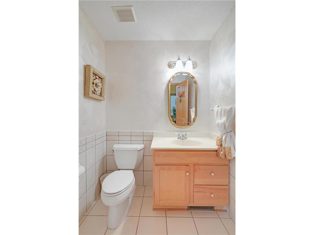 8207 Norman Creek Trail Bloomington MN 55437 6722428 image16