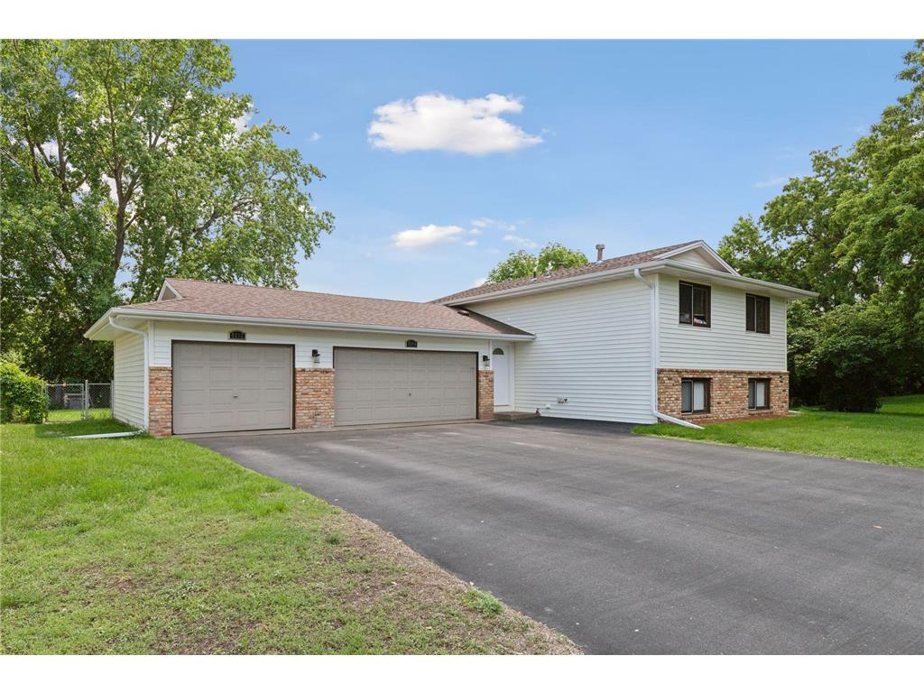 8208 Quebec Court N Brooklyn Park MN 55445 6540665 image1