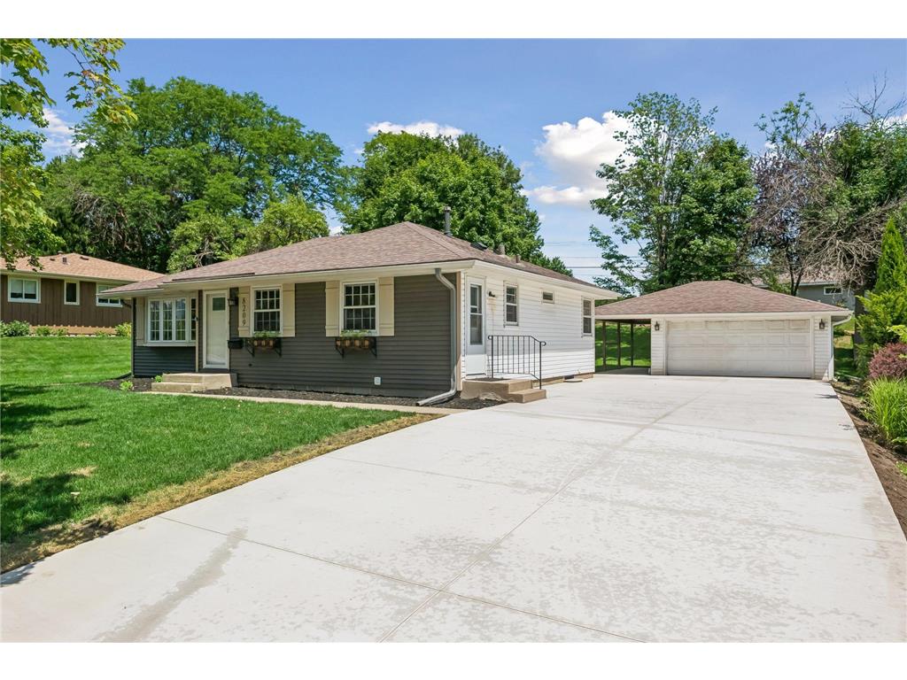 8209 Beard Road Bloomington MN 55431 7104146 image1
