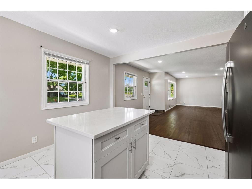 8209 Beard Road Bloomington MN 55431 7104146 image14