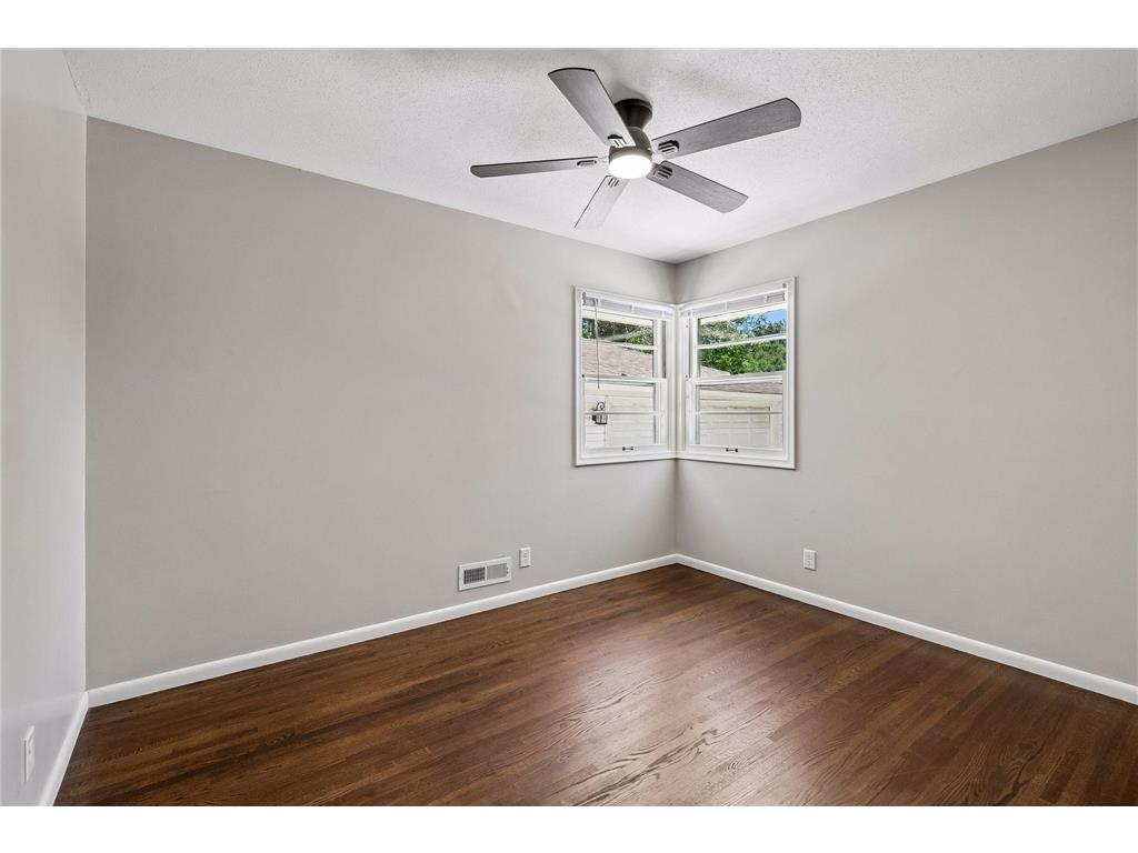 8209 Beard Road Bloomington MN 55431 7104146 image15