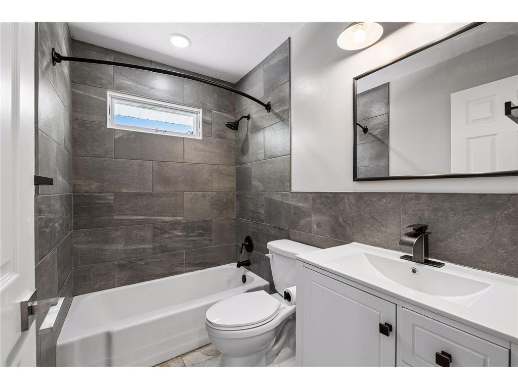 8209 Beard Road Bloomington MN 55431 7104146 image21