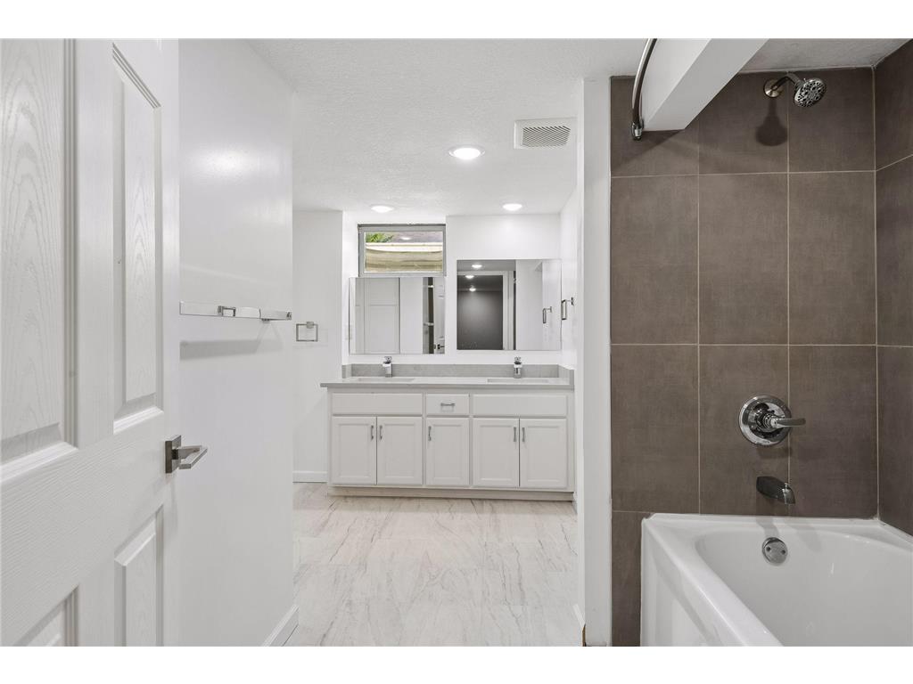 8209 Beard Road Bloomington MN 55431 7104146 image27