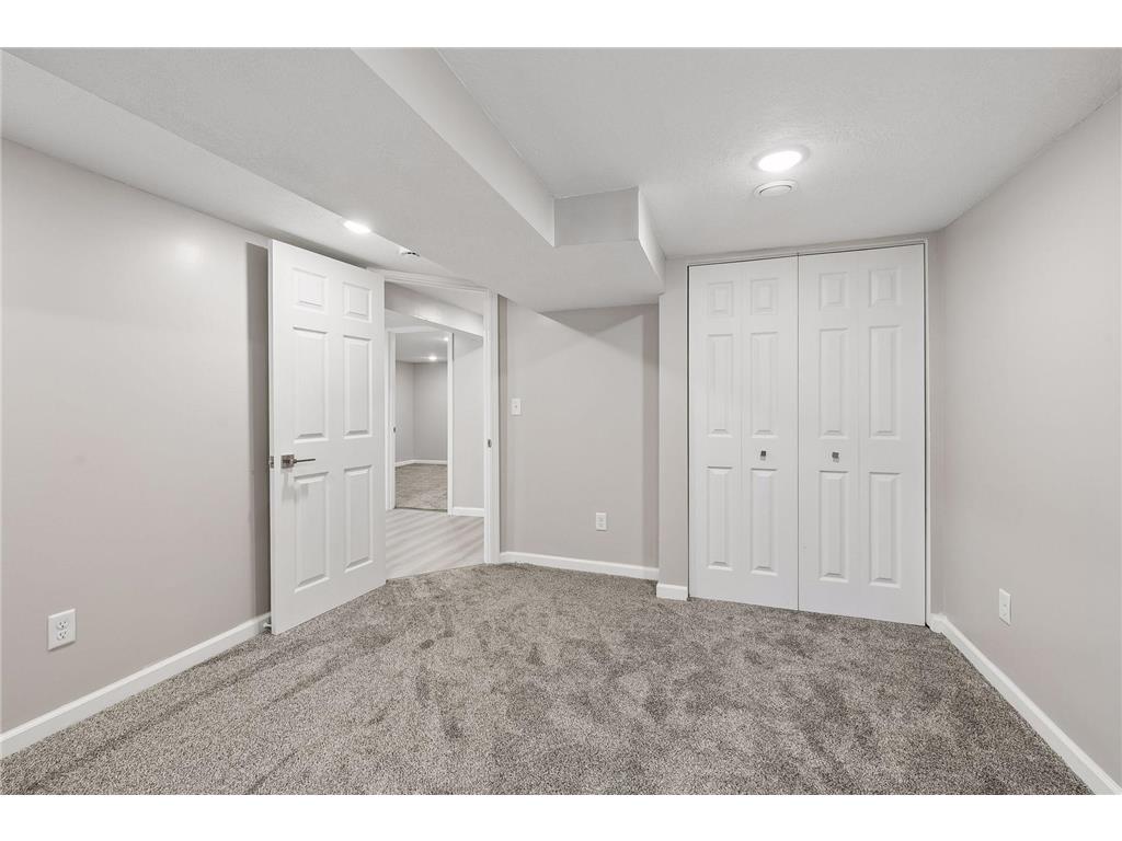 8209 Beard Road Bloomington MN 55431 7104146 image33