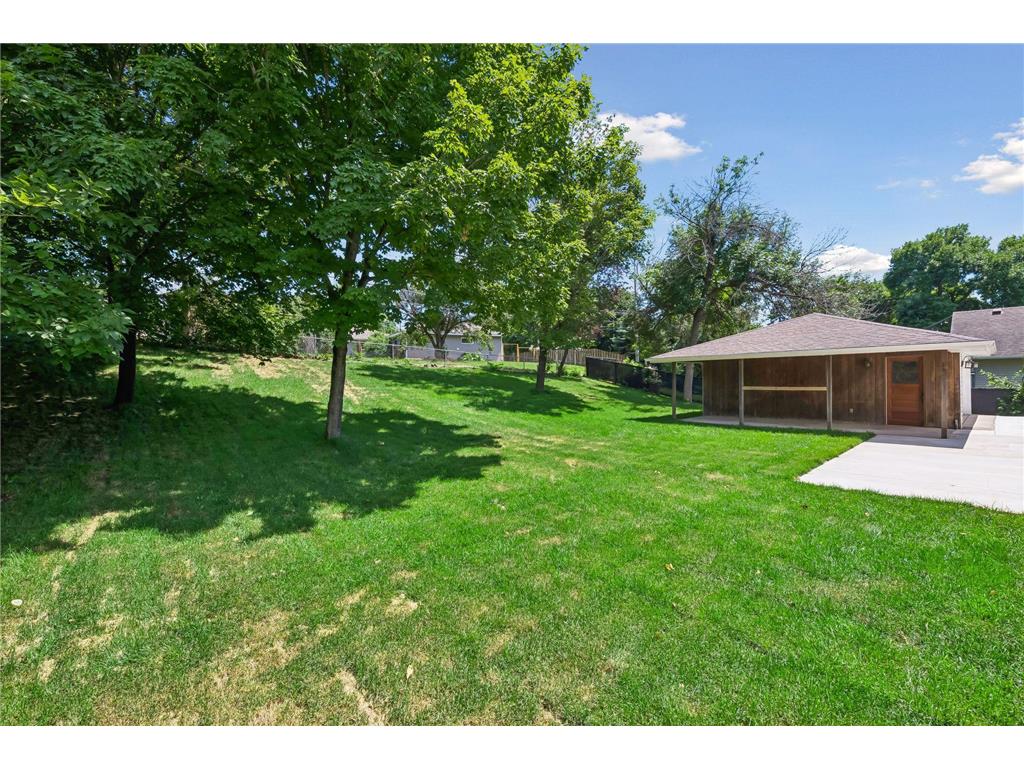 8209 Beard Road Bloomington MN 55431 7104146 image35