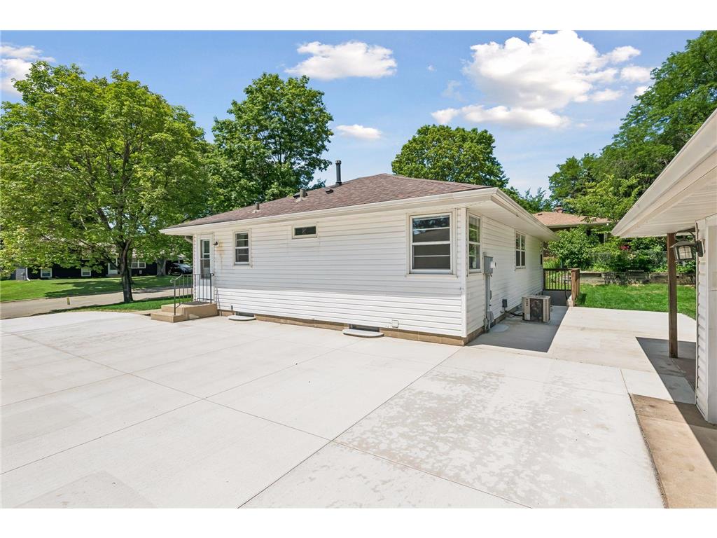8209 Beard Road Bloomington MN 55431 7104146 image38