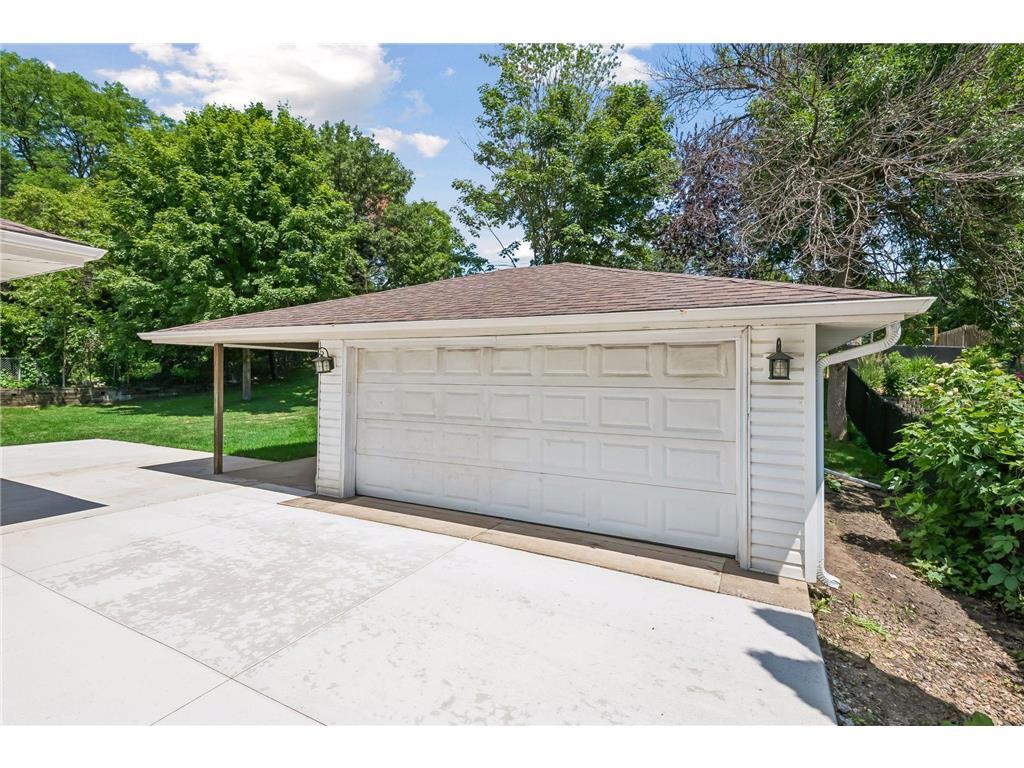 8209 Beard Road Bloomington MN 55431 7104146 image39