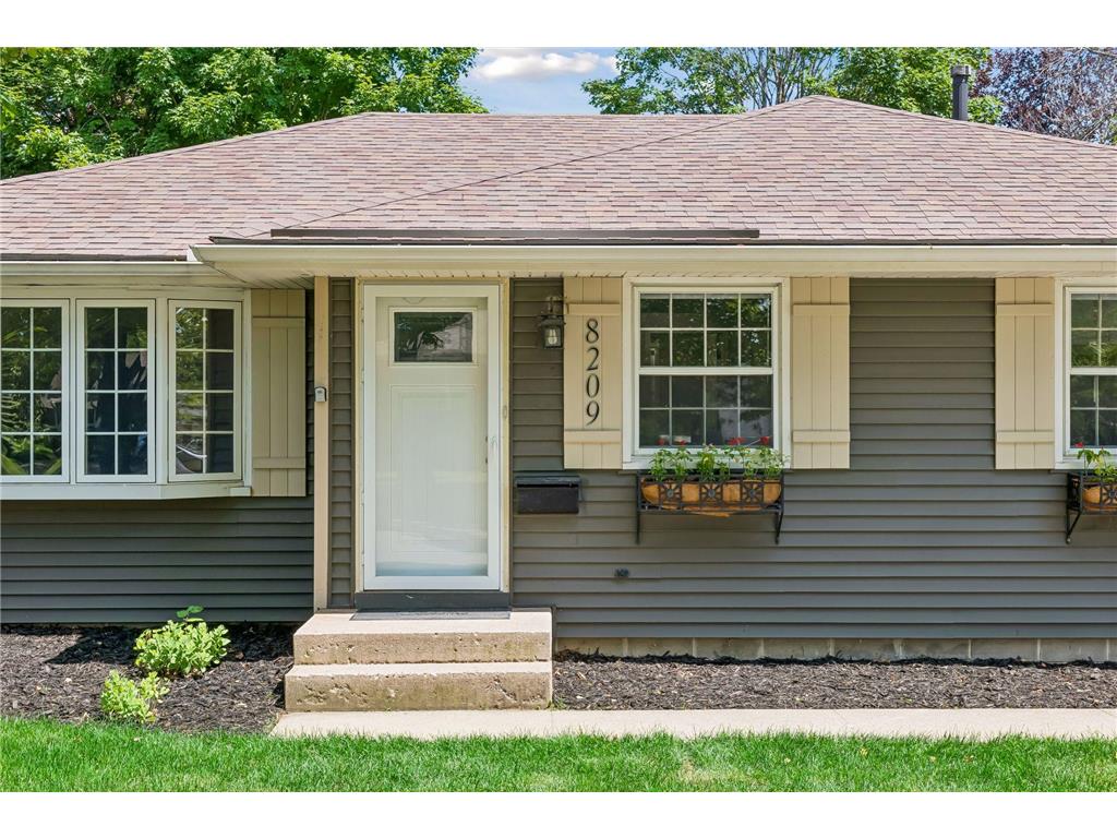 8209 Beard Road Bloomington MN 55431 7104146 image4
