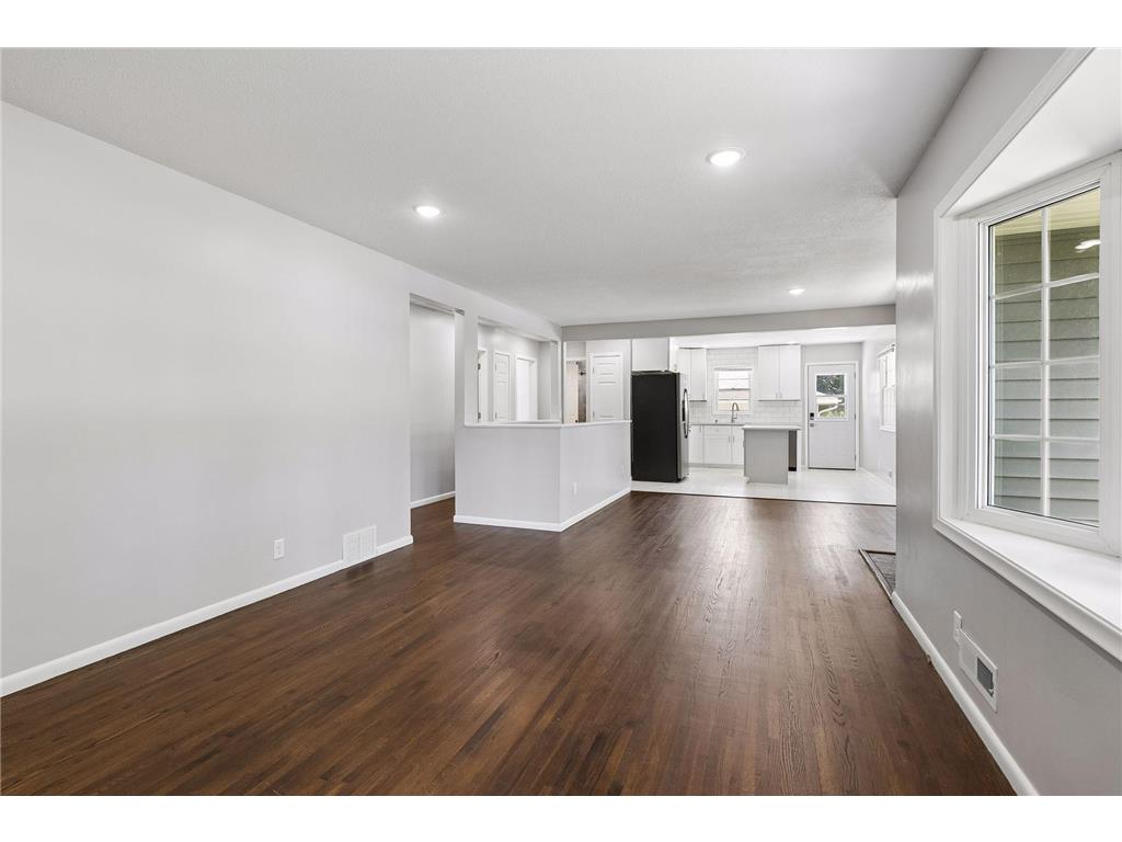 8209 Beard Road Bloomington MN 55431 7104146 image9