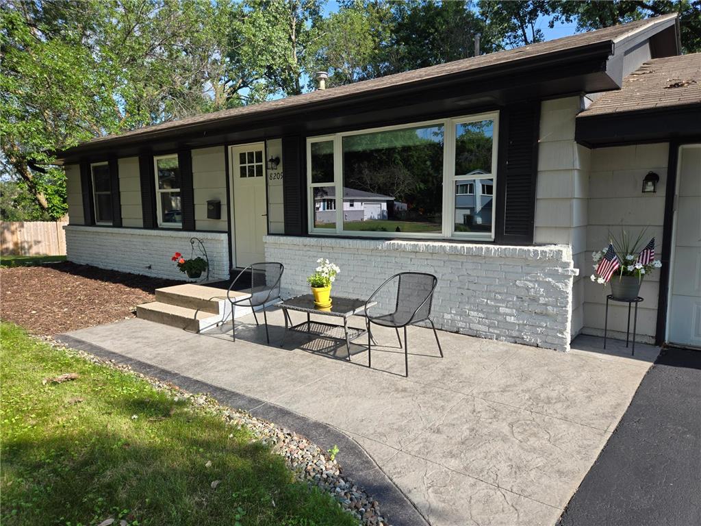 8209 Johnson Circle Bloomington MN 55437 - Wanda Miller 6572868 image1
