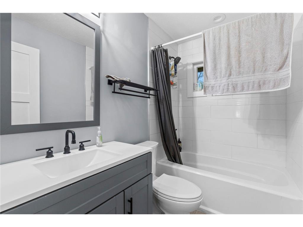 8209 Johnson Circle Bloomington MN 55437 - Wanda Miller 7104485 image18