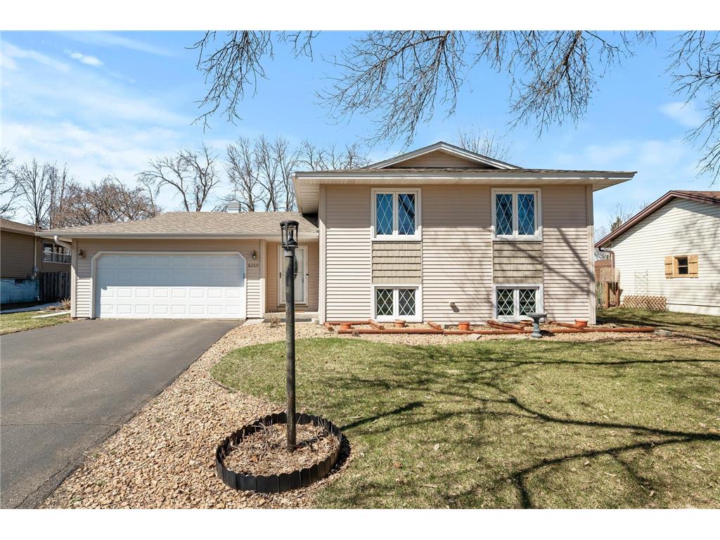 8209 Xenia Avenue N Brooklyn Park MN 55443 6352976 image1