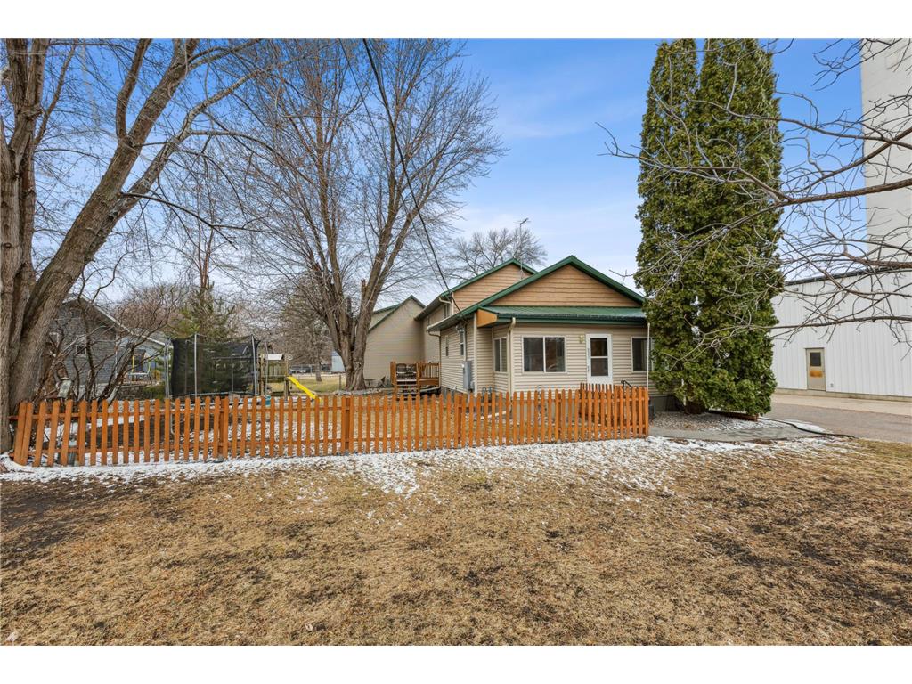 821 1st Street N Dassel MN 55325 6695106 image1