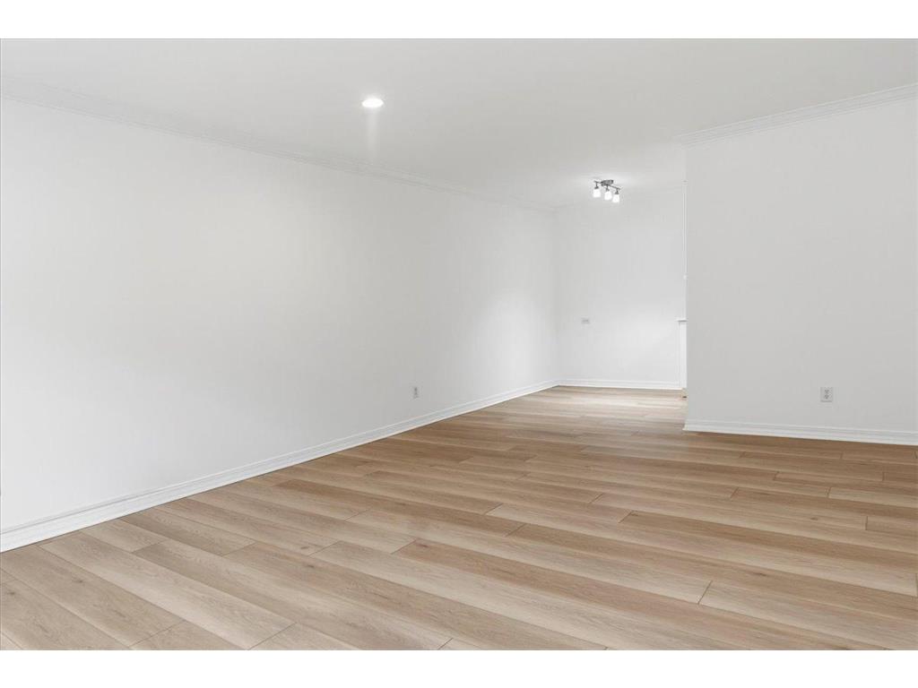 821 Douglas Avenue #104 Minneapolis MN 55403 6808491 image10