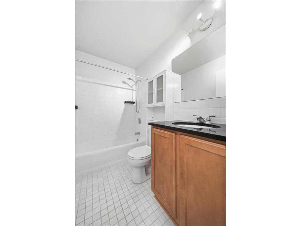 821 Douglas Avenue #104 Minneapolis MN 55403 6808491 image20