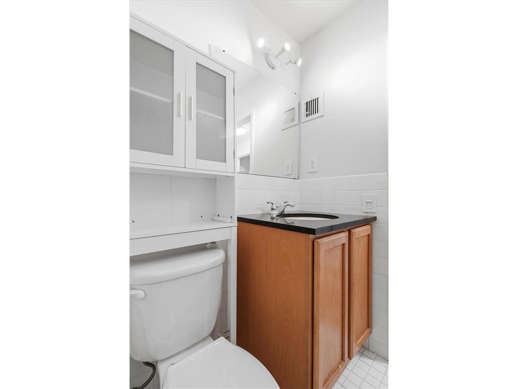 821 Douglas Avenue #104 Minneapolis MN 55403 6808491 image21