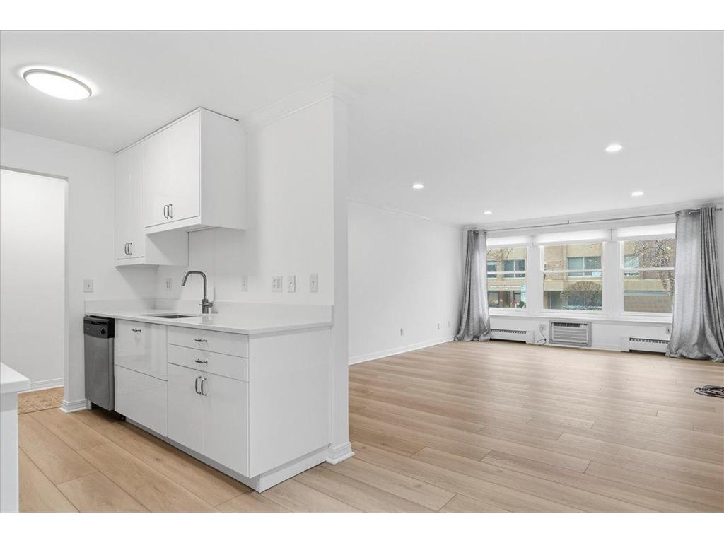 821 Douglas Avenue #104 Minneapolis MN 55403 6808491 image5