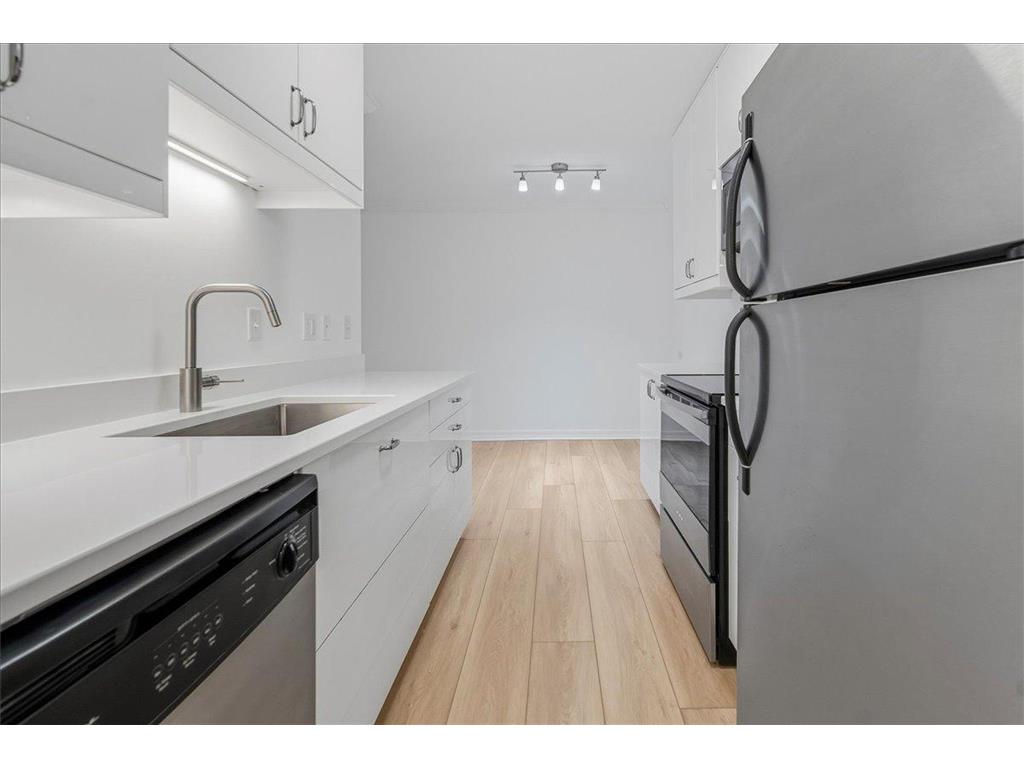 821 Douglas Avenue #104 Minneapolis MN 55403 6808491 image7