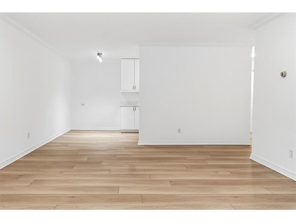 821 Douglas Avenue #104 Minneapolis MN 55403 6808491 image8