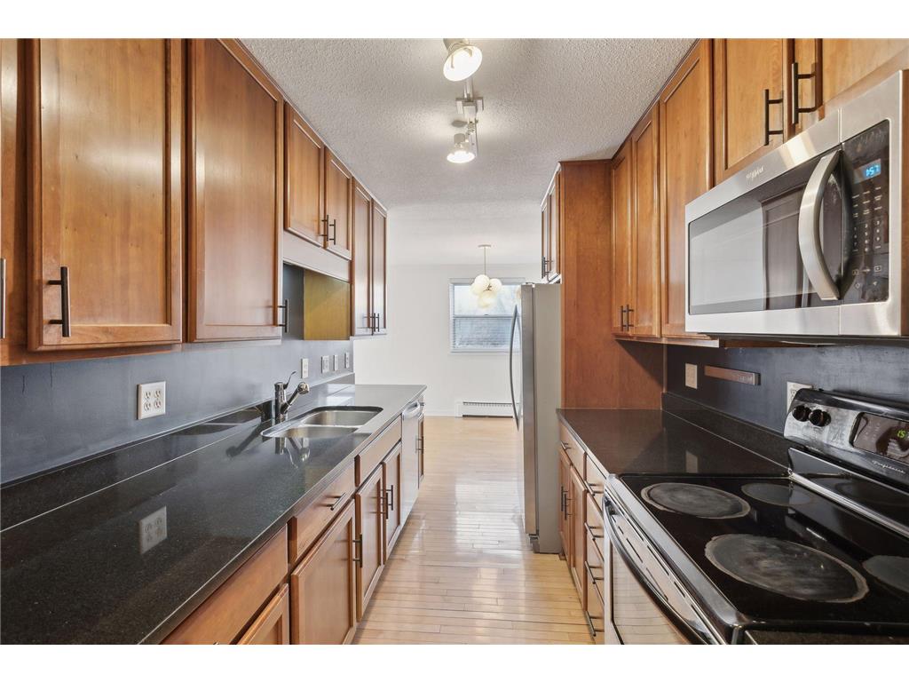 821 Douglas Avenue #202 Minneapolis MN 55403 6652649 image1